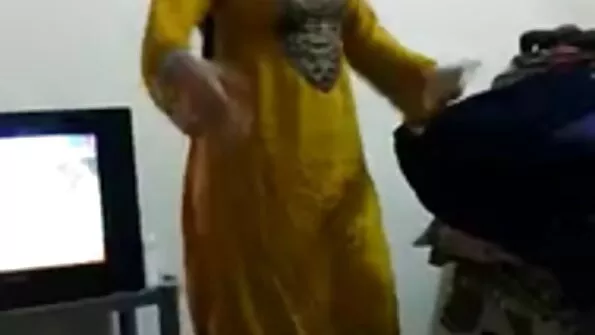 গুদ, মেয়ে চুদাচুদি কবিতা সমকামী, স্বর্ণকেশী