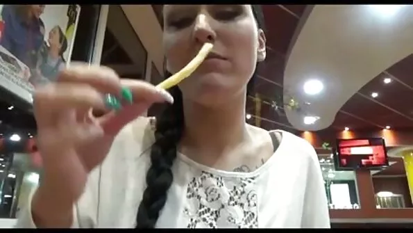 নেয়তি ছুদা চুদি পোশাক নৃত্য