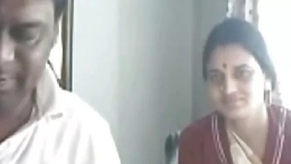 মডেল সাক্ষাৎকারের চুদাচুদি দেখাও